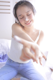 迈开腿吃草莓方法